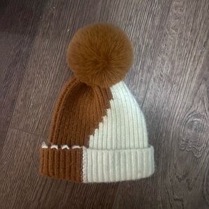 Two-Tone Ribbed Knit Beanie With Faux Fur Pom-Pom